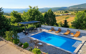 Beautiful Home In Gornji Vinjani With Kitchen